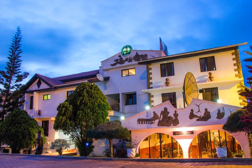 Hill View Hotel Mccarthy Hills Botianaw Eksteriør billede