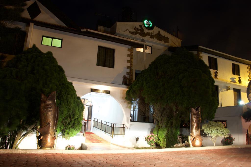 Hill View Hotel Mccarthy Hills Botianaw Eksteriør billede
