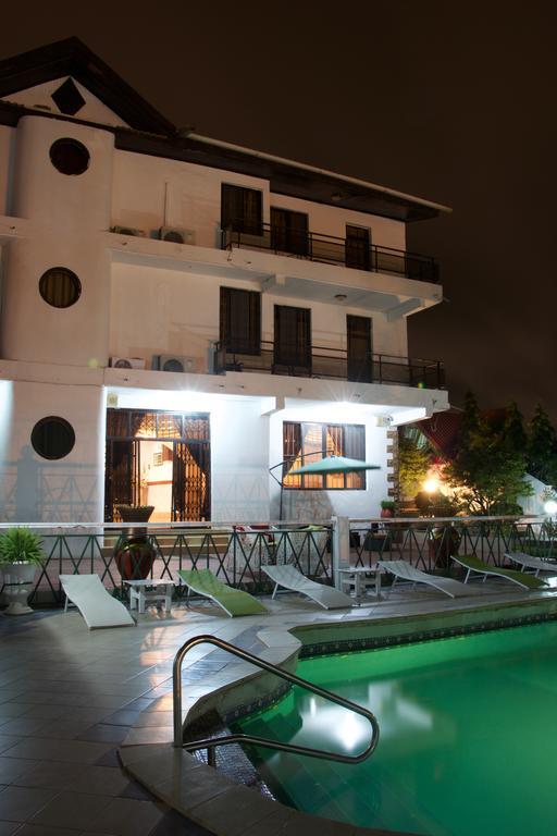 Hill View Hotel Mccarthy Hills Botianaw Eksteriør billede